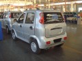 電動轎車