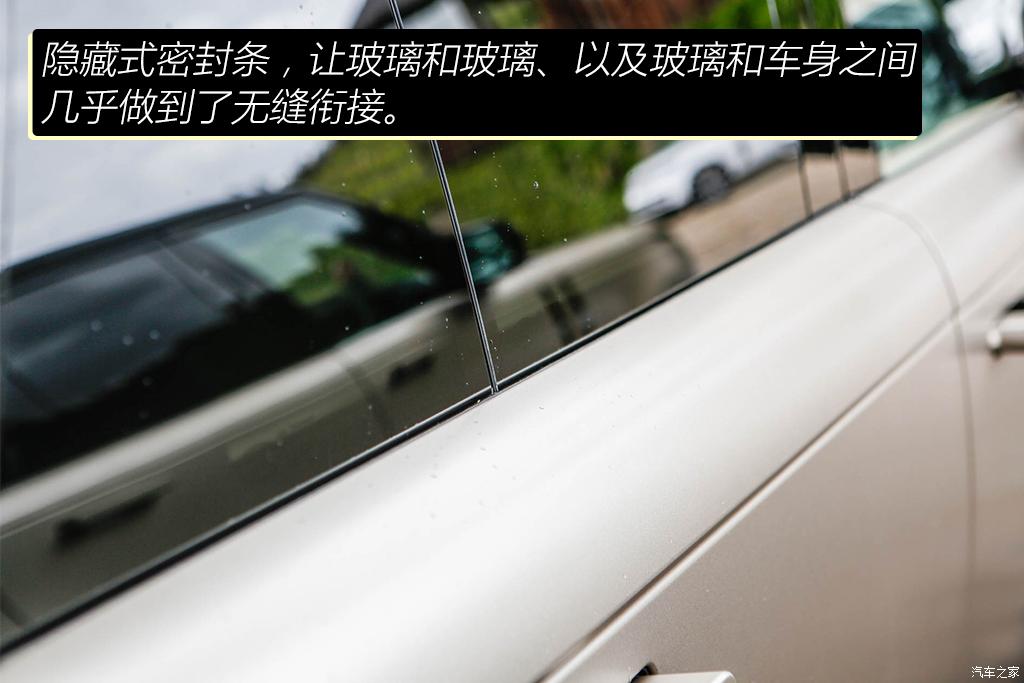 路虎(進口) 攬勝 2022款 4.4 V8 530PS 首發(fā)短軸版