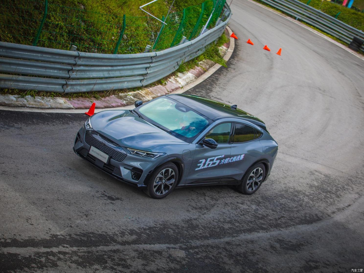 福特電動(dòng)車 Mustang Mach-E 2021款 追風(fēng)全驅(qū)豪華版(長續(xù)航)
